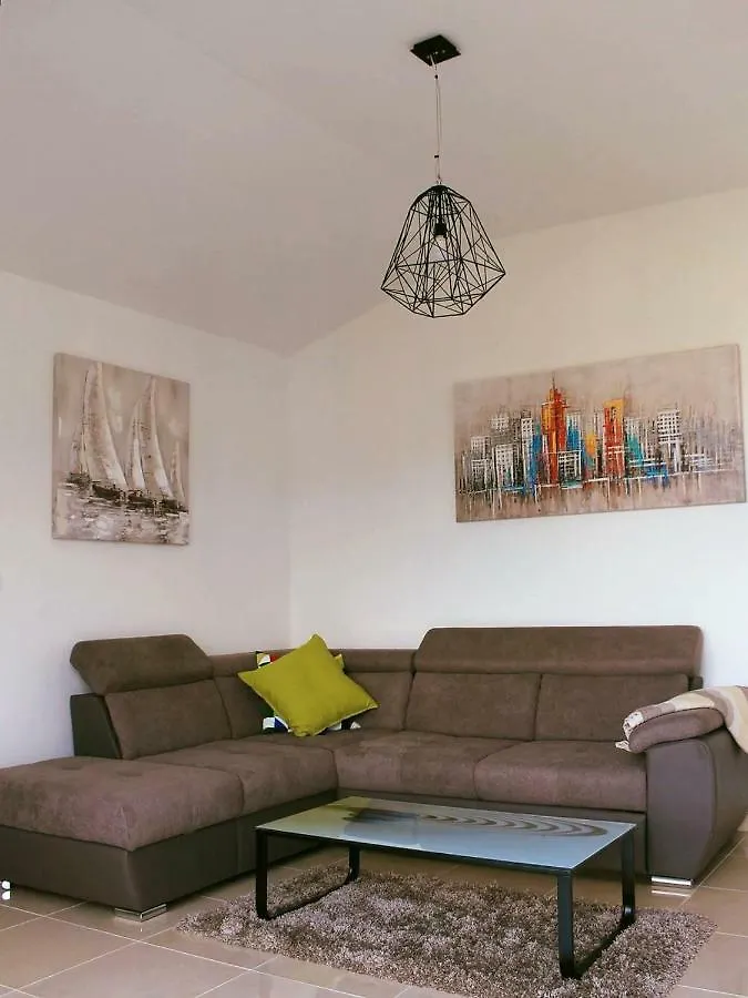 Apartman Ruza 2 Opric 0*,